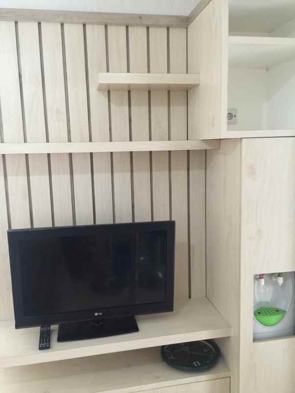 disewakan bulanan apartemen 2 kamar full furnish green pramuka