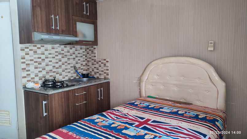 studio furnished green pramuka