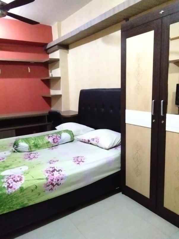 sewa apartemen studio furnished murah di green pramuka city